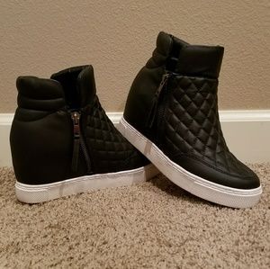 Steve Madden quilted platform sneaker